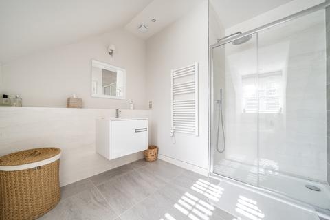 3 Flexlands Place, Chobham, Woking, GU24 8BG