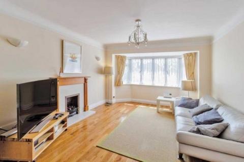 4 bedroom detached house to rent, Burghley Avenue, New Malden