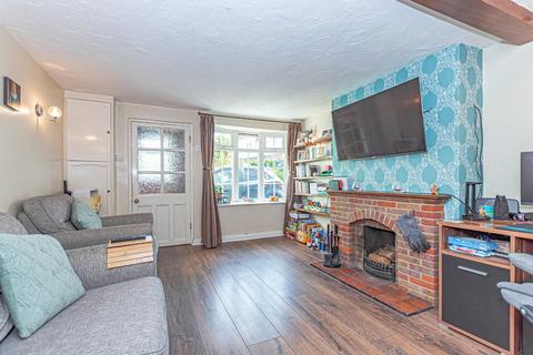 2 bedroom terraced house for sale, Tring Road, Wilstone