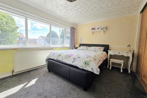 3 bedroom semi-detached house for sale, London Road, Benfleet, Essex