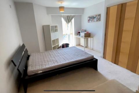 2 bedroom apartment to rent, St. James Barton, Bristol BS1