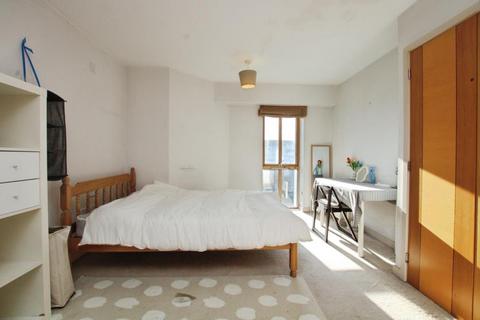 2 bedroom apartment to rent, St. James Barton, Bristol BS1