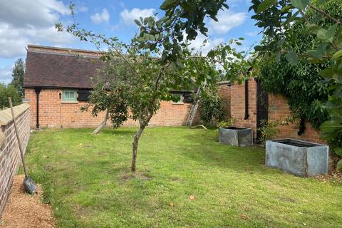 2 bedroom detached house to rent, Hall Lane, Crewe CW3