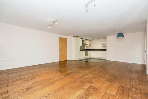 10 Carmichael Avenue, Greenhithe, DA9 9TD