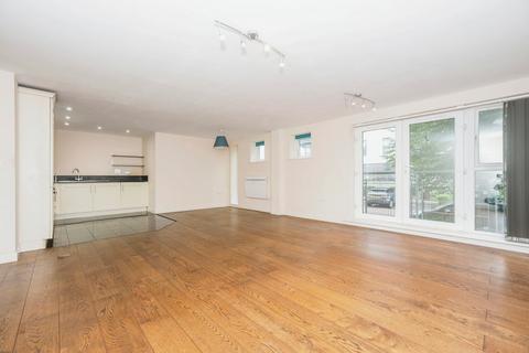 10 Carmichael Avenue, Greenhithe, DA9 9TD