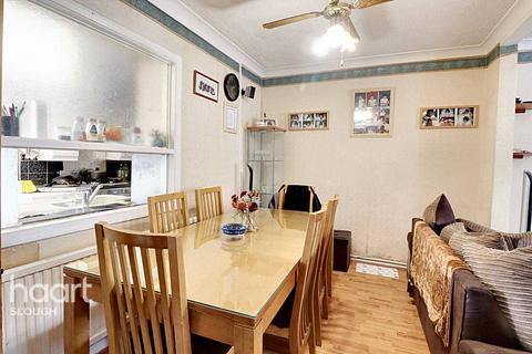 3 bedroom terraced house for sale, Cornwall Avenue, Slough