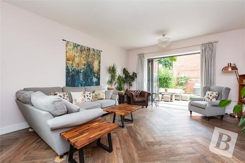 21 Kensington Way, Brentwood, CM14 4RL