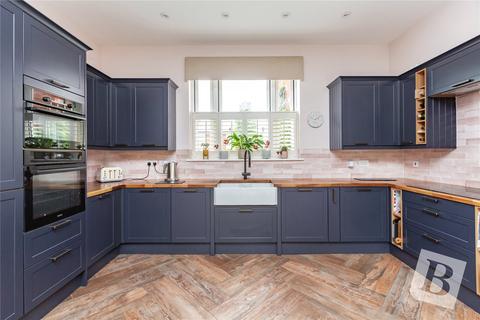 21 Kensington Way, Brentwood, CM14 4RL