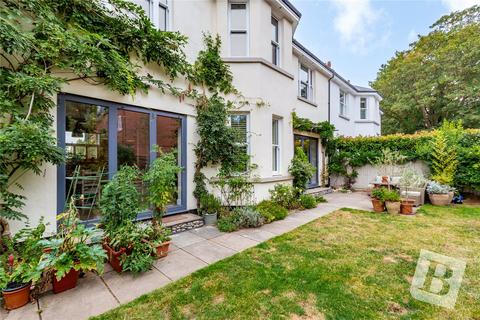 21 Kensington Way, Brentwood, CM14 4RL