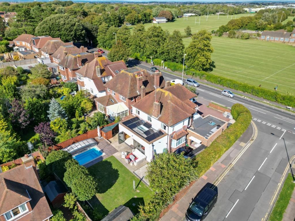 Kings Drive, Eastbourne BN21 4 bed detached house for sale £850,000