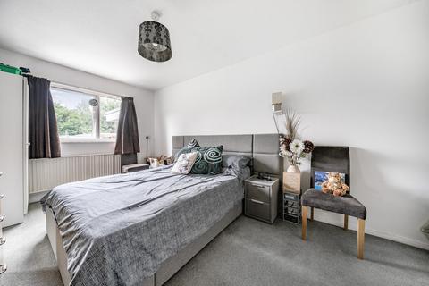 8 Castle Street, Fleet, GU52 7ST