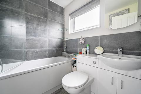 8 Castle Street, Fleet, GU52 7ST