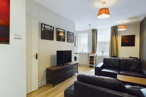 2 bedroom flat to rent, Cowgate, Old Town, Edinburgh, EH1