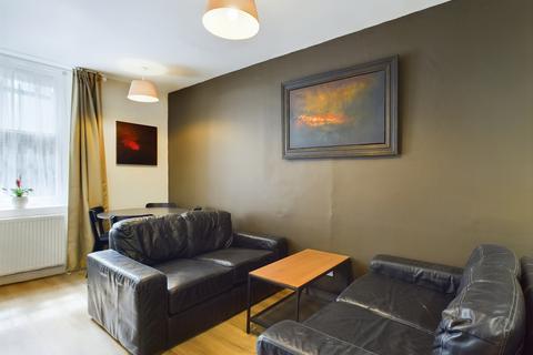 2 bedroom flat to rent, Cowgate, Old Town, Edinburgh, EH1