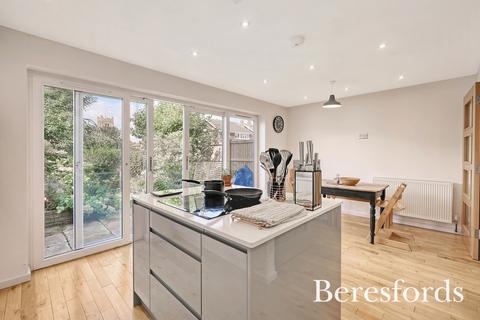 20 Fairfield, Ingatestone, CM4 9ER