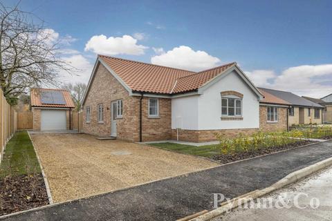 3 bedroom detached bungalow for sale, St Edmunds Meadow, Norwich NR14