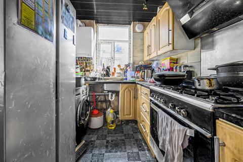 194 Greenacres Road, Oldham, OL4 3EG
