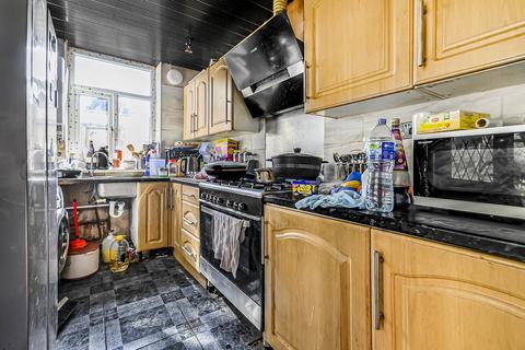 194 Greenacres Road, Oldham, OL4 3EG