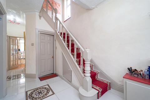 4 bedroom semi-detached house for sale, Barlow Road, Stretford