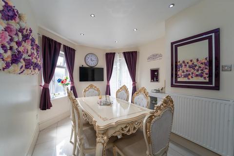 4 bedroom semi-detached house for sale, Barlow Road, Stretford