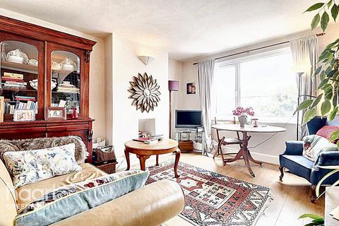 2 bedroom maisonette for sale, Eastmead Avenue, Greenford