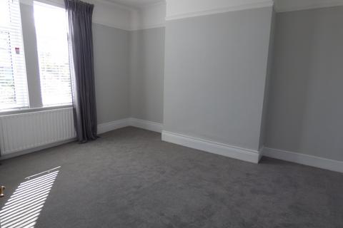 2 bedroom flat to rent, East View, Wideopen