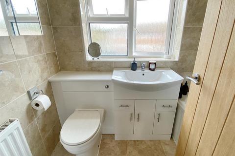 104 Brownlow Crescent, Pinchbeck, Spalding, PE11 3XD