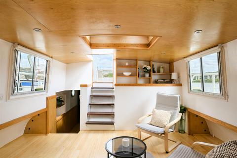 2 bedroom houseboat for sale, Port Medway Marina, Rochester, ME2