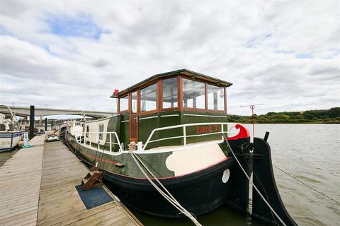 2 bedroom houseboat for sale, Port Medway Marina, Rochester, ME2