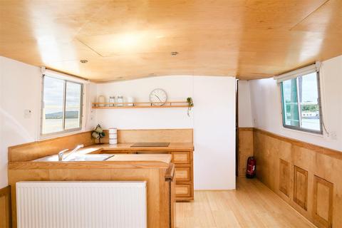 2 bedroom houseboat for sale, Port Medway Marina, Rochester, ME2