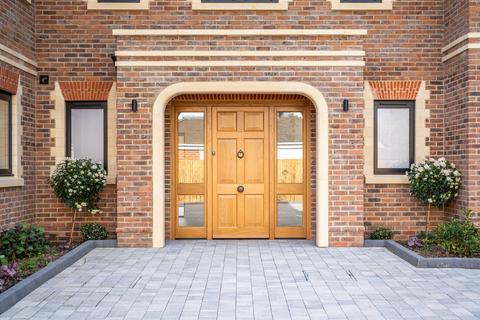 4 bedroom detached house for sale, Cross Lanes, Guildford, Surrey, GU1