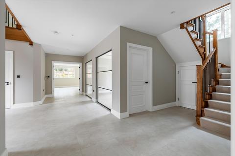 4 bedroom detached house for sale, Cross Lanes, Guildford, Surrey, GU1