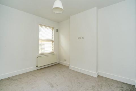 2 bedroom flat for sale, Whitestile Road, Brentford, TW8