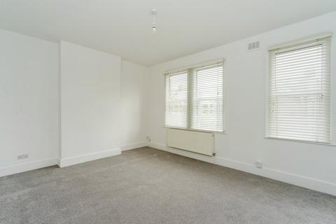 2 bedroom flat for sale, Whitestile Road, Brentford, TW8