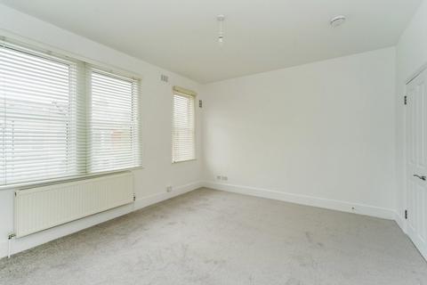 2 bedroom flat for sale, Whitestile Road, Brentford, TW8