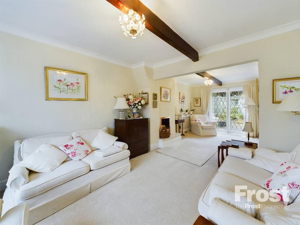 Grove Crescent, Feltham, Middlesex, TW13 3 bed end of terrace house for