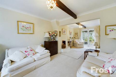 2 Grove Crescent, Feltham, TW13 6LY