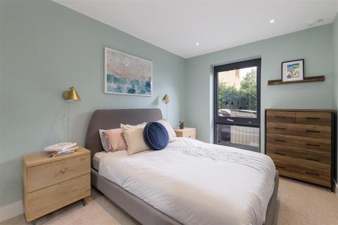 2 bedroom apartment for sale, Pipit Drive, London