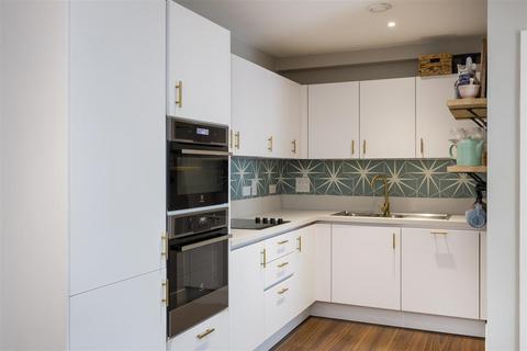 2 bedroom apartment for sale, Pipit Drive, London