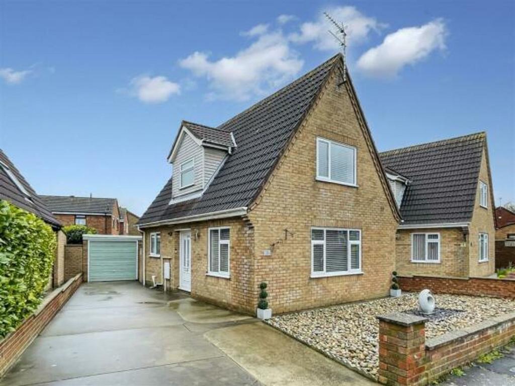 Windermere Park, Lowestoft 2 bed chalet for sale £250,000