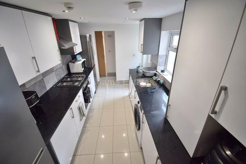 6 bedroom terraced house to rent, De Beauvoir Road, Reading