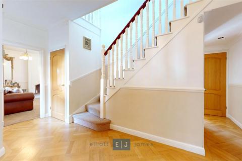 5 bedroom detached house for sale, Meadow Way, Chigwell IG7