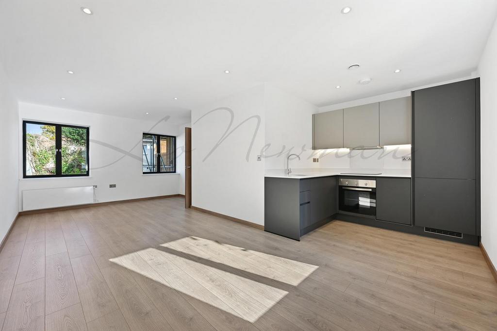 Harvest Lane, Thames Ditton, KT7 1 bed flat to rent £1,600 pcm (£369 pw)