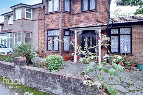 3 bedroom semi-detached house for sale, Wembley Triangle