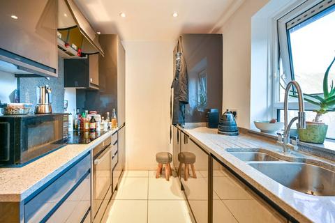 4, Stuart House Stuart Road, Richmond, TW10 7QS