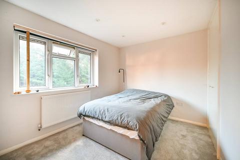 4, Stuart House Stuart Road, Richmond, TW10 7QS