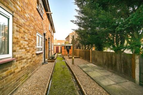 4, Stuart House Stuart Road, Richmond, TW10 7QS