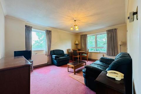 1 bedroom flat for sale, Bawdsey Avenue, Ilford