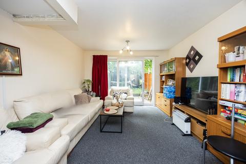 4 bedroom terraced house for sale, Dunstable Road, Luton LU4