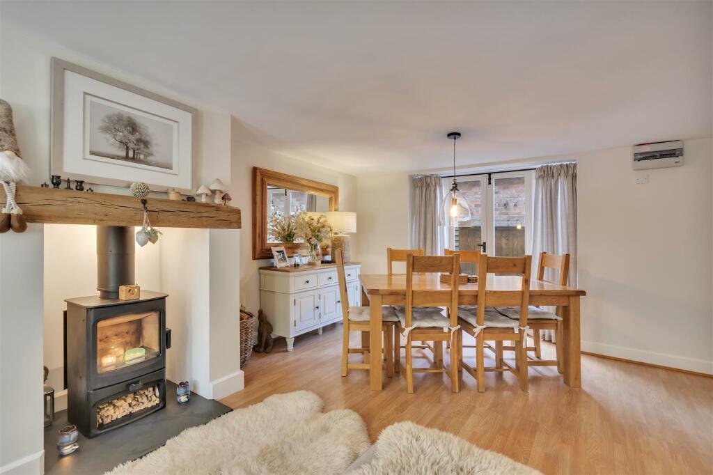 Pontesbury, Shrewsbury, SY5 3 bed detached house for sale £352,000